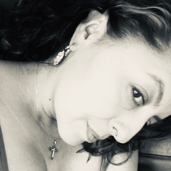 Meet your Posher, Brenda - Picture 1 of 1